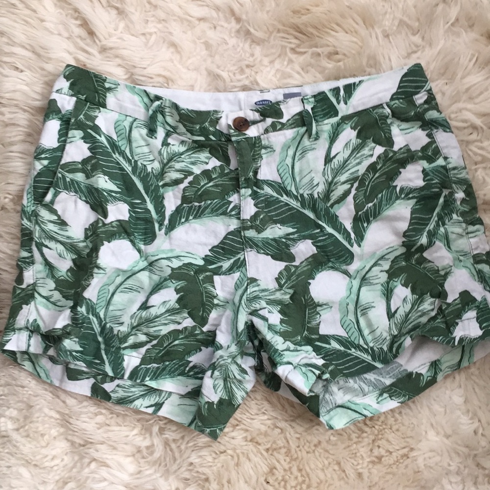 Old navy size 6 3” linen blend patterned shorts